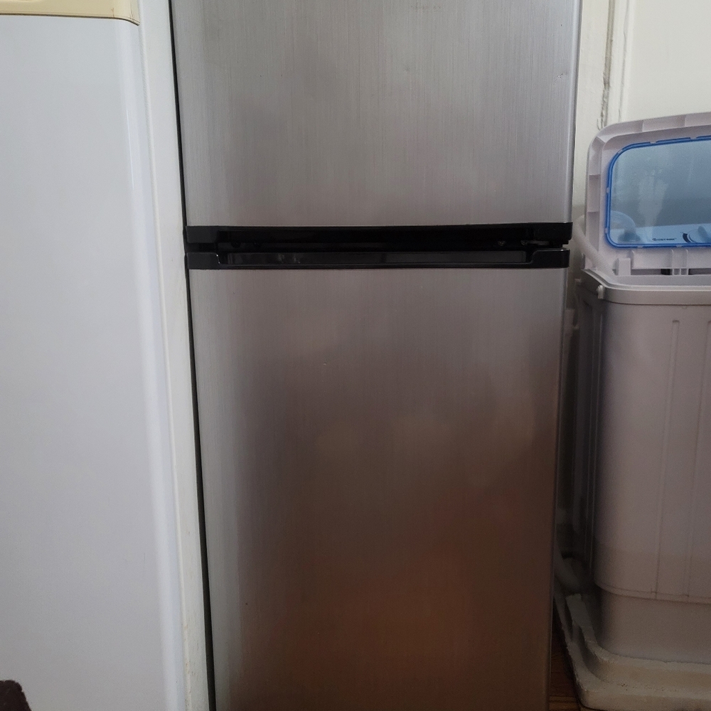 Mini Refrigerator - Picture 2 of 11